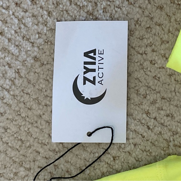 NWT ZYIA Neon Yellow Ascend Hi-Rise Capri 20” Leggings, Size 12 - Picture 6 of 6